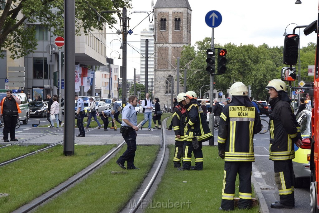 VU PKW Strab Koeln Mitte Caecilienstr Hohe Str P81.JPG - Miklos Laubert